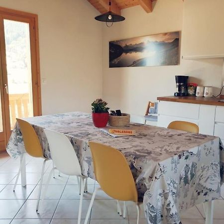 Confortable Chalet Avec Magnifique Vue En Gruyere. シャルメ エクステリア 写真