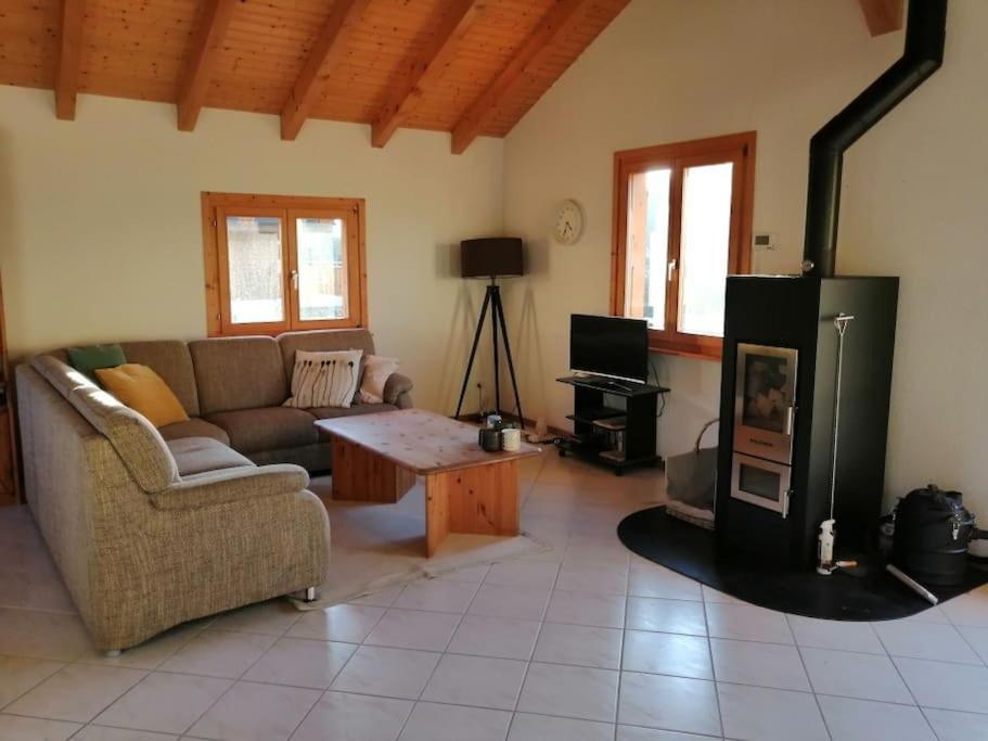 Confortable Chalet Avec Magnifique Vue En Gruyere. シャルメ エクステリア 写真